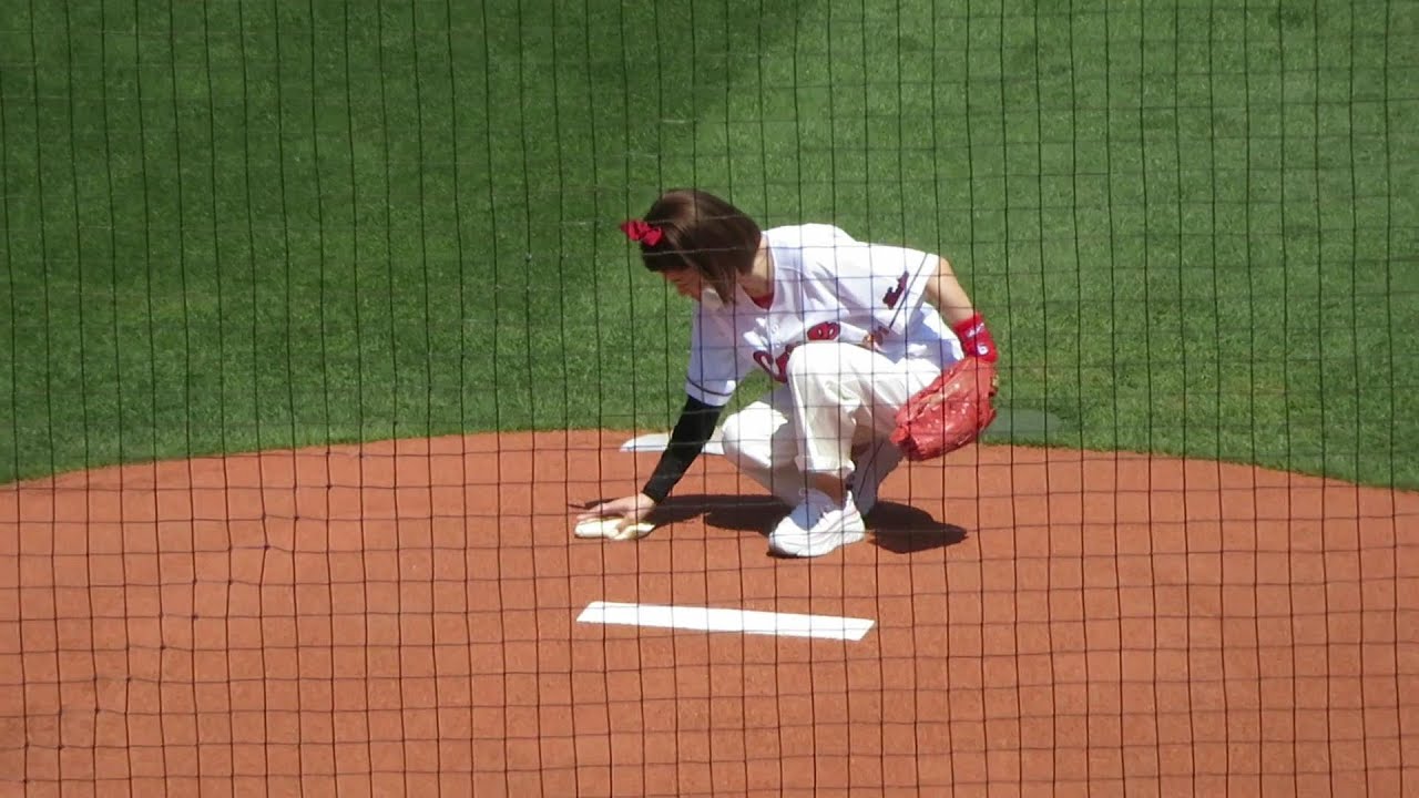 神田愛花さん マツダスタジアムで始球式 （2024年5月4日）