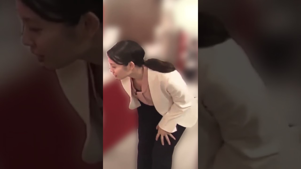 テレ東:田中瞳の谷間！　#女性アナウンサー