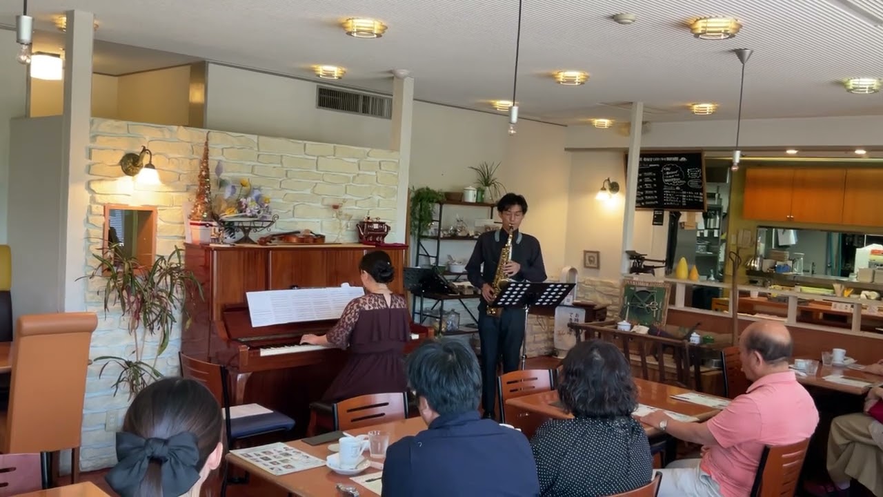5月19日(日) カフェミニコンサート　inカフェ・マナーナ