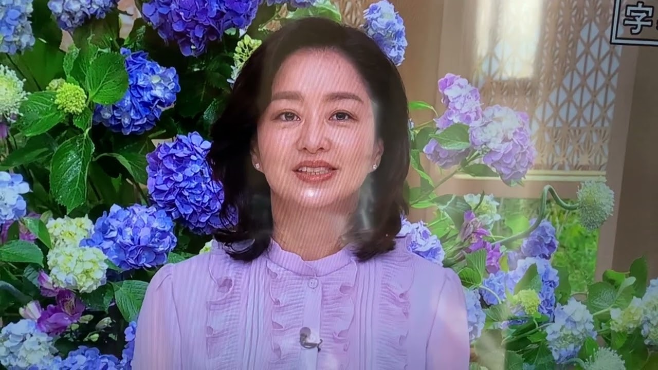 📺TBS サンデーモーニング 膳場貴子さん 薄紫のあじさい オープニング 2024年6月16日 父の日