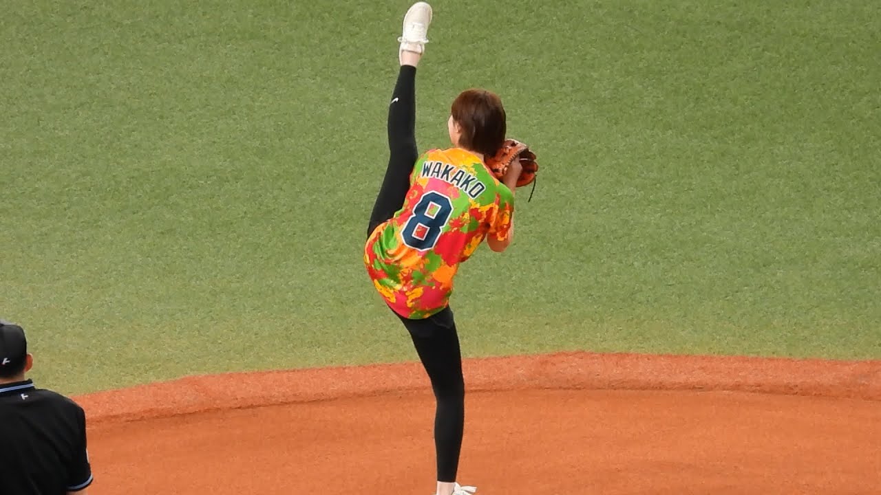 【豪快足上げ】カンテレ・橋本和花子アナが始球式！I字並みの足上げから通常投球フォームでワンバン投球 【オリックス vs 阪神】2024.3.22