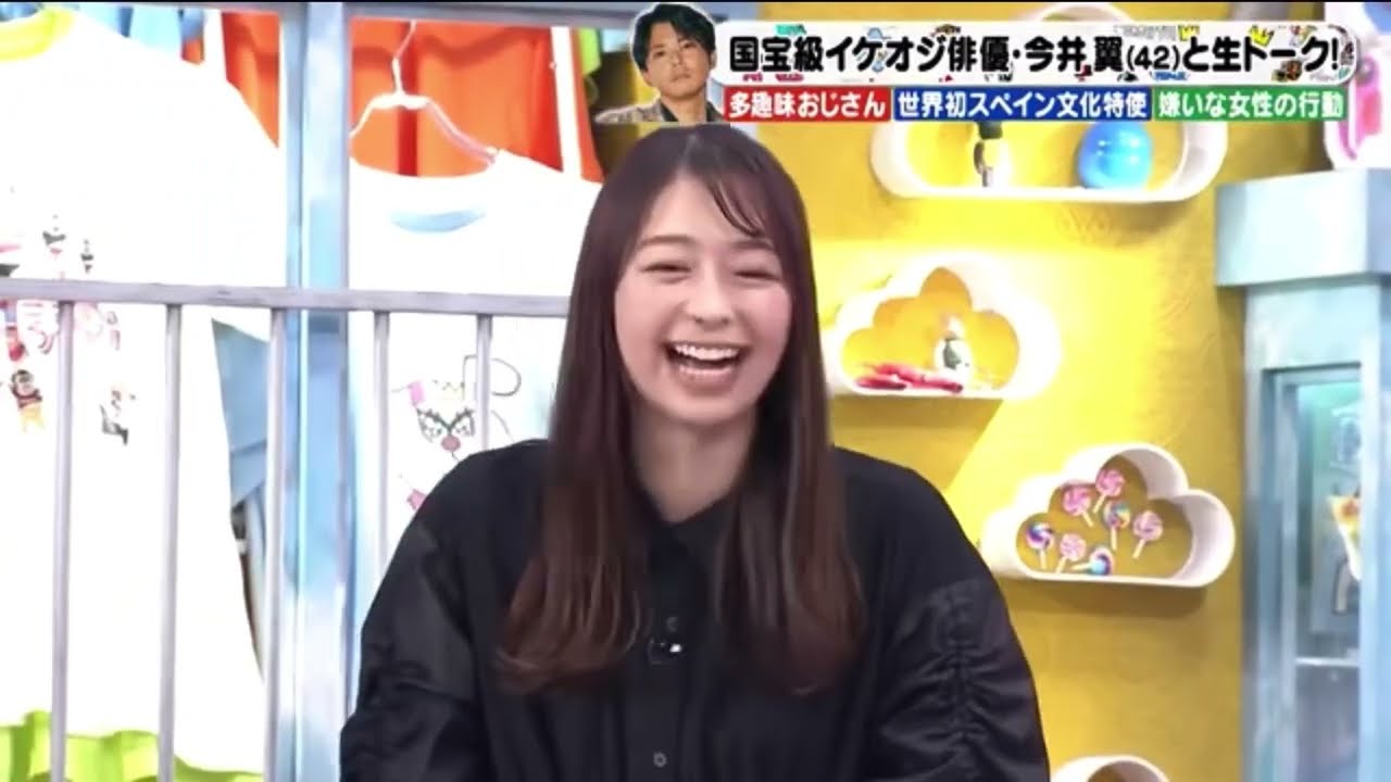 踊る小室瑛莉子