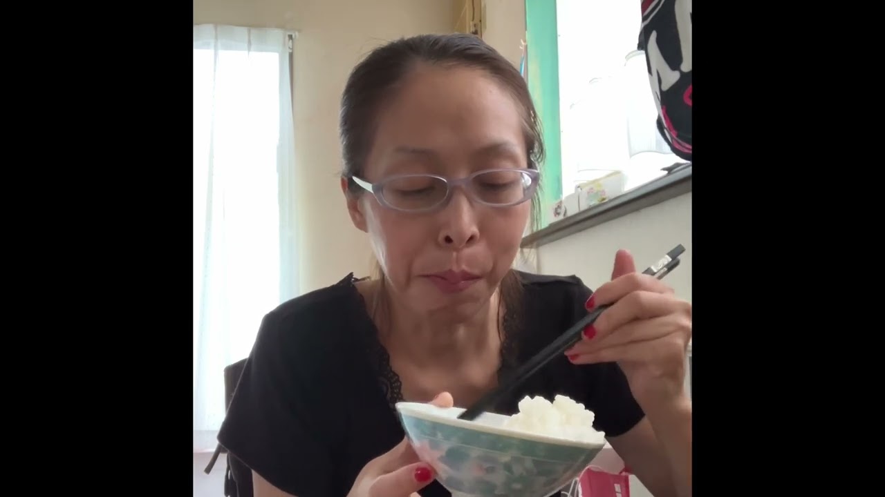 朝食を食べます