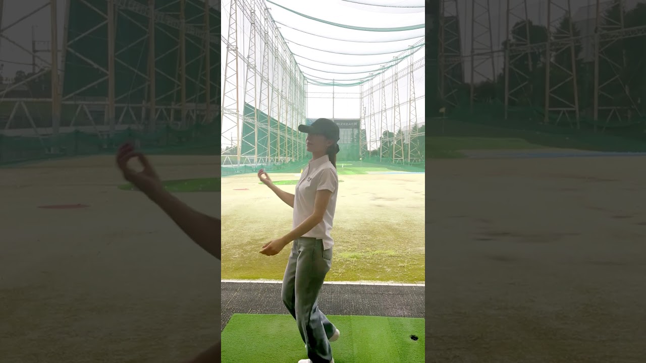 小野寺結衣のゴルフ練習コーデ🏌️‍♀️✨＃ゴルフファッション＃セントフォースゴルフクラブ＃小野寺結衣＃ゴルフ＃ゴルフ女子＃golf