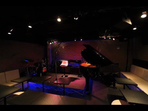 行方庸子(vo)佐藤智子(vo)山見慶子(pf)鈴木俊幸(gt)田中豊(b)