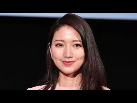 「キターー♥」「こ、、これが１児ママ」三田友梨佳　ヒザ上ワンピが上品すぎて「美しすぎる」石橋貴明と配信番組