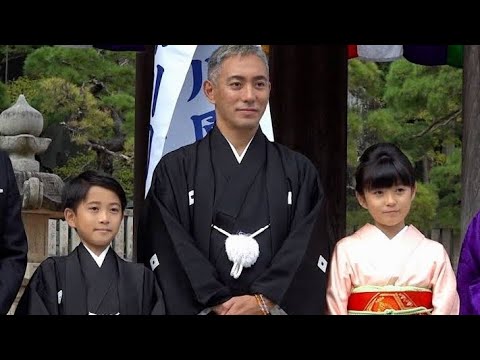 市川團十郎 妻・麻央さんのコートを着た長女の姿に「雰囲気が、、よく似てる」思い出よみがえる写真公開「素敵なレディーになりましたね」