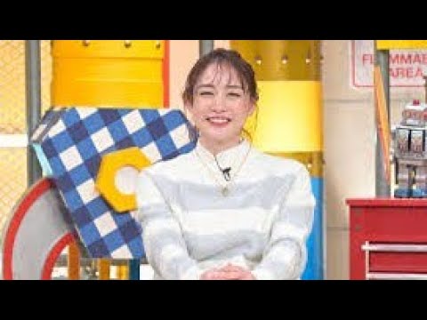 ＜新井恵理那＞ボーダーニットで大人可愛く　色を合わせて統一感　ラメがアクセントに