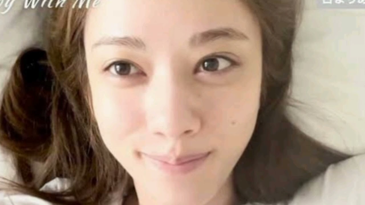 皆藤愛子（41）、プライベート感あふれる部屋着ショットに絶賛の声「すっぴん？」「20代にしか見えない」