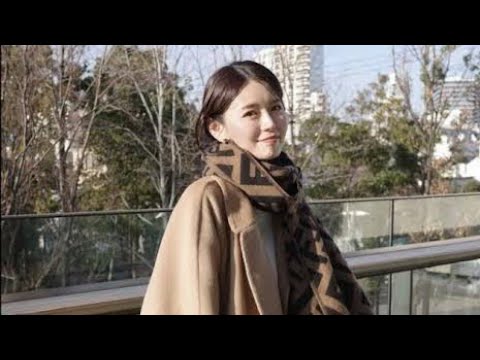 井口綾子、マフラー×ロングコートのはかなげ冬コーデショットに「透明感あるね〜」「美〜〜〜」と称賛の声！