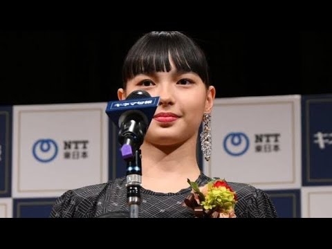 ＜中西希亜良＞13歳俳優がハイブランドドレスで大人のムード　アクセでいっそう華やかに