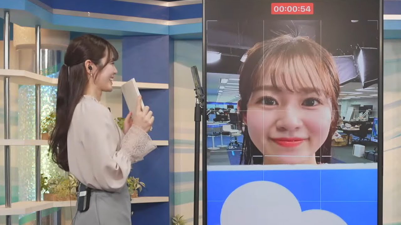 生放送中にショート動画を撮影していくお天気お姉さん【青原桃香】