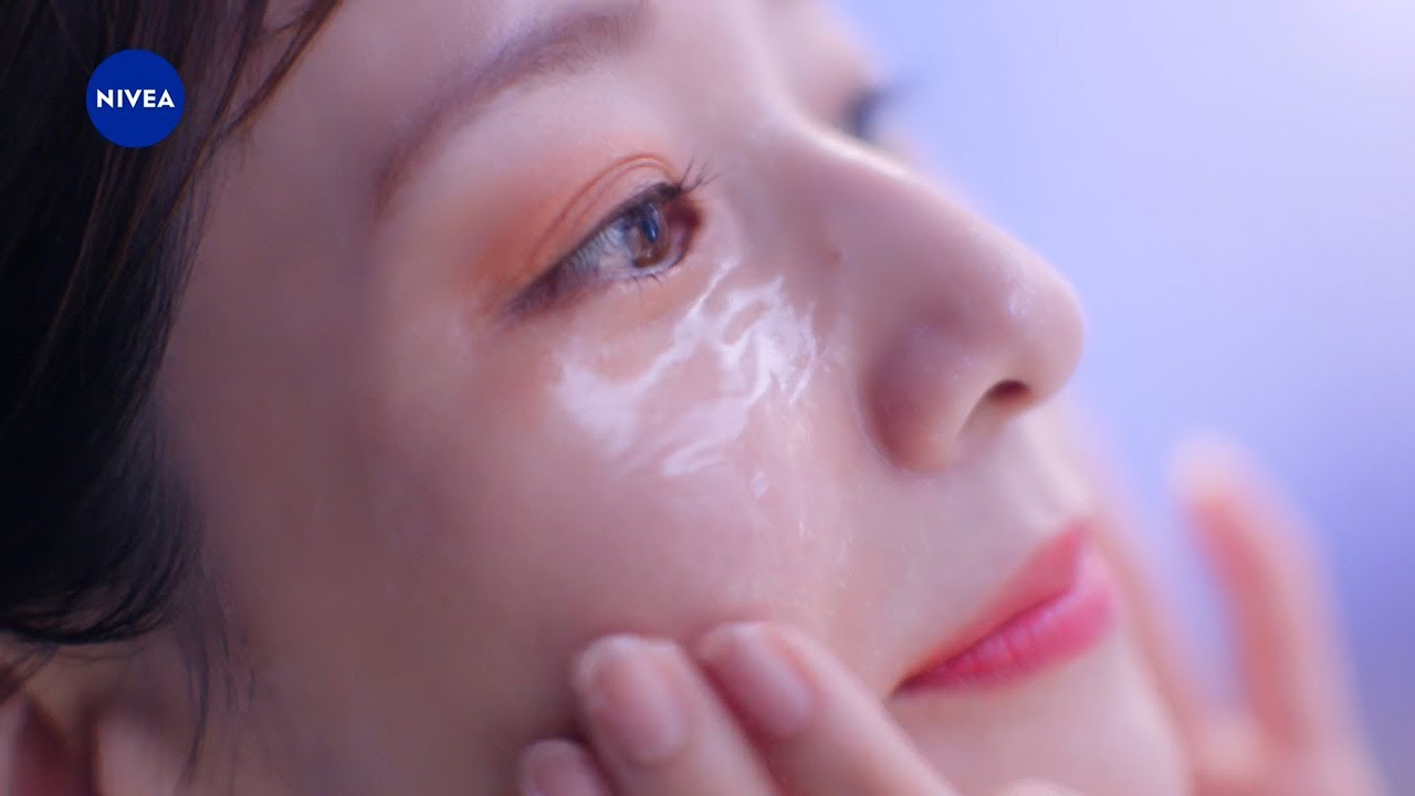 田中みな実、メイクオフして満足げな表情　今年は「面白い人になりたい」　「ニベア」新CMが公開