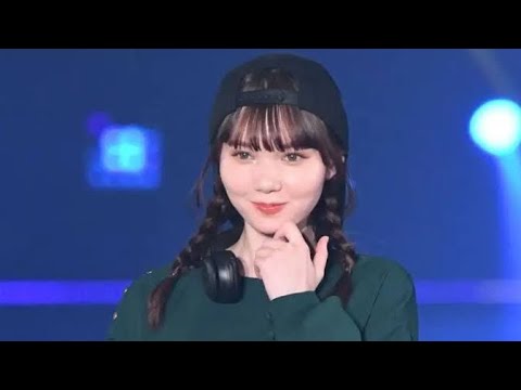 ✨ゴルフ場に咲く美の華⛳️ 山崎あみの“等身大”スタイルが眩しすぎる！💙👗