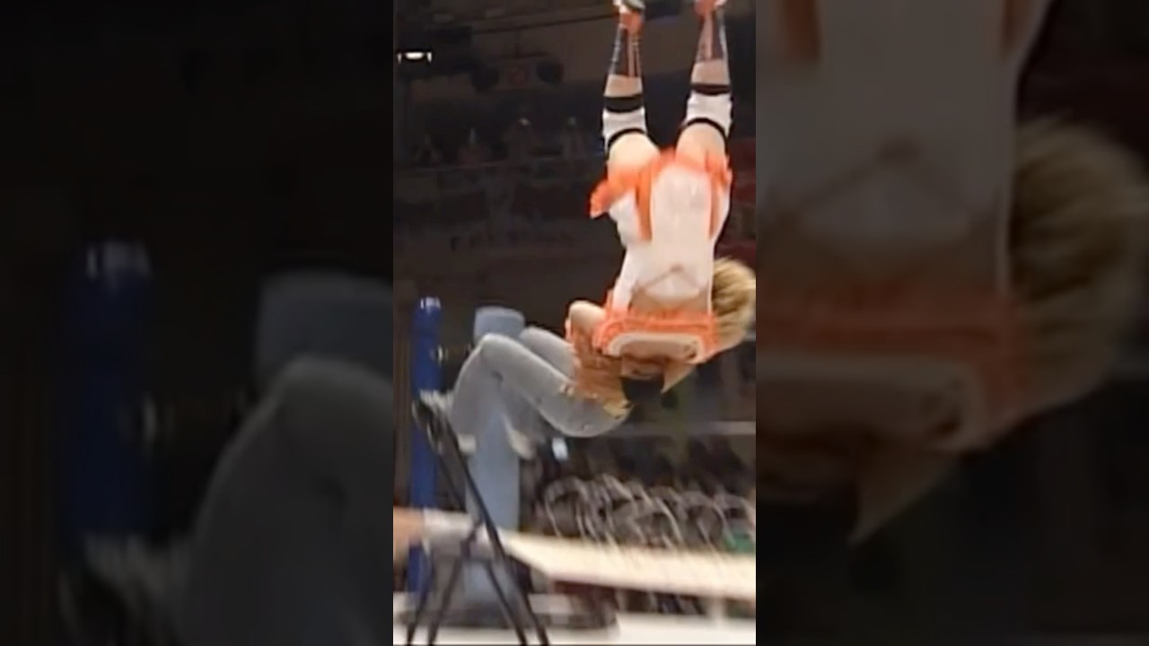 【女子プロレス】有刺鉄線ボードの上に雪崩式ブレーンバスター【木村響子】【JWP】【PURE-J】【JWP PURE SLAM 2006】#玉川ボール #shorts