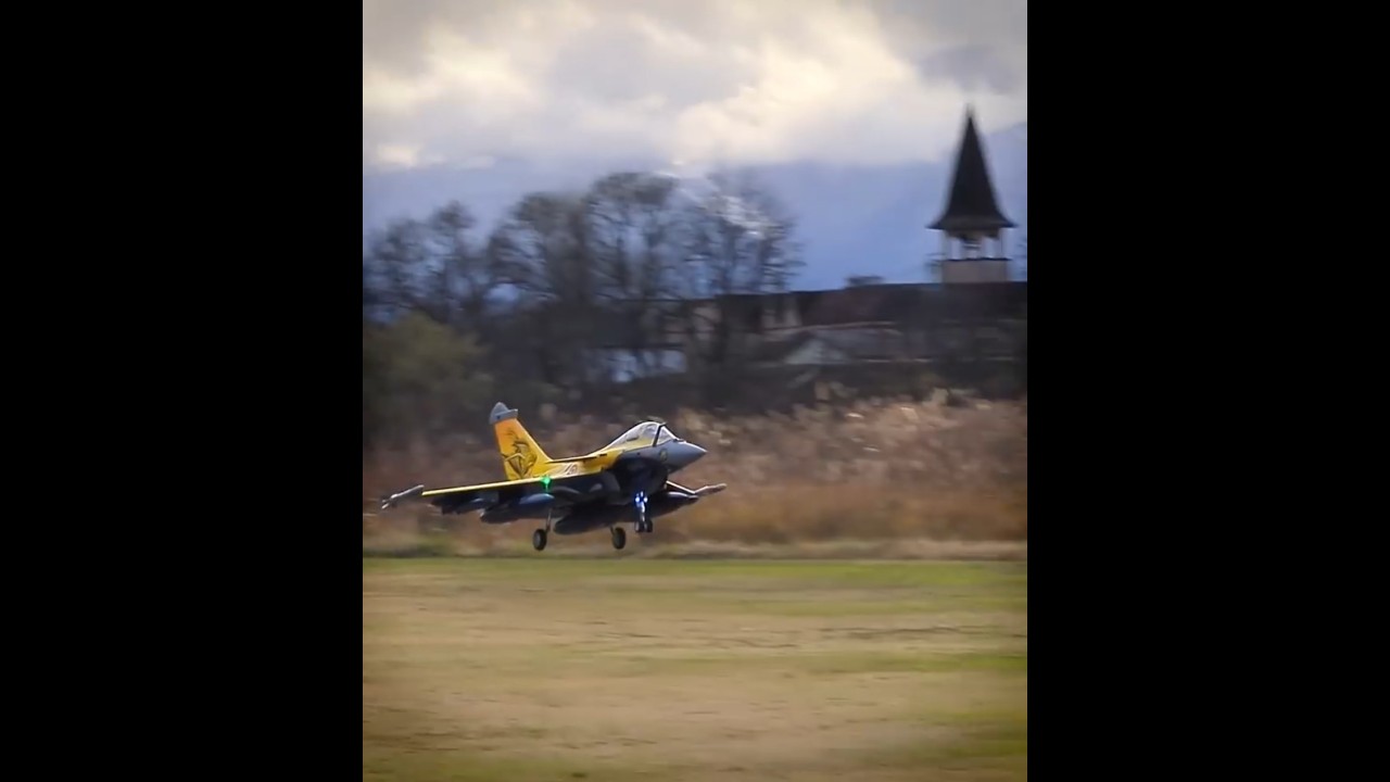 着陸するラジコン飛行機 #ラジコン飛行機 #ラジコン #着陸