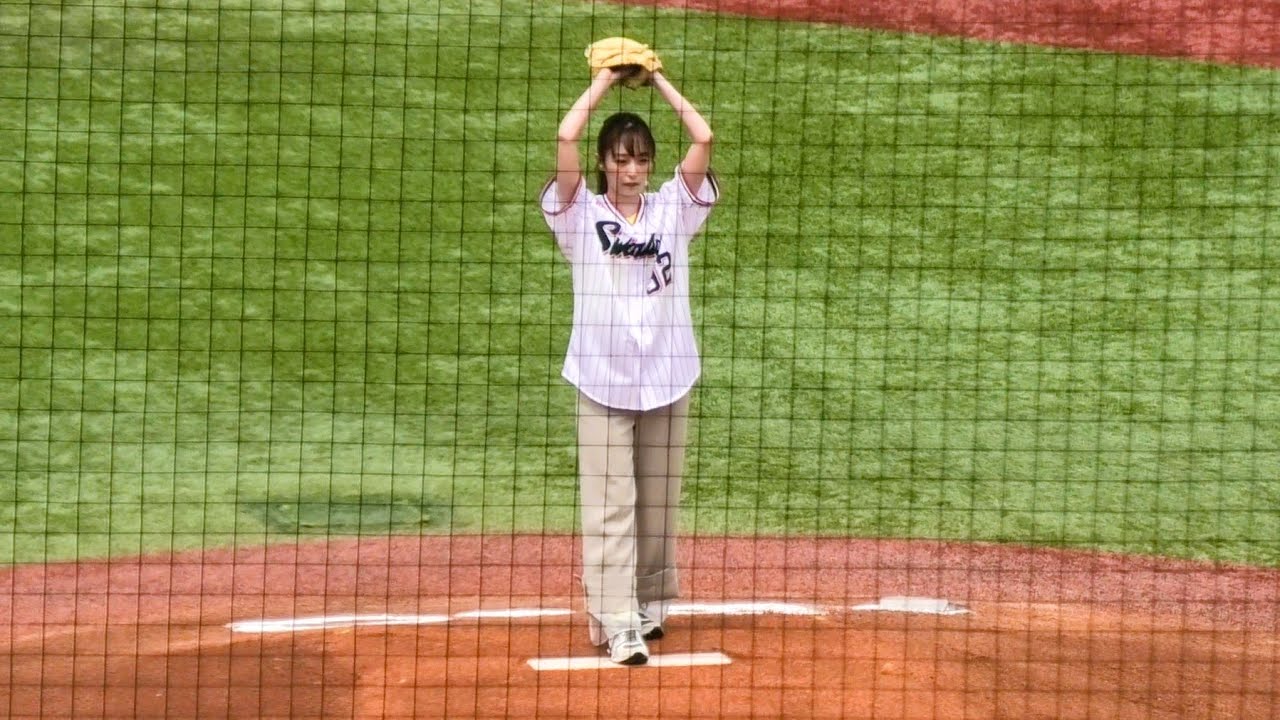 宇垣美里 始球式～ファーストピッチセレモニー 2025.6.8(神宮球場)