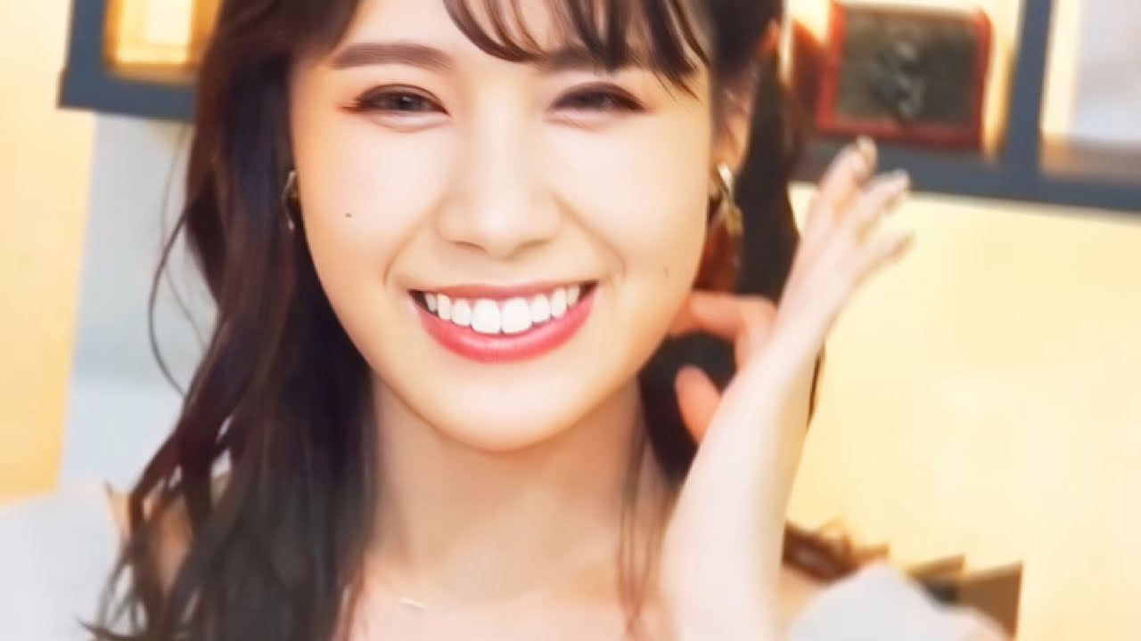 戸北美月さんのキレイな鎖骨が気になって内容が入ってこない