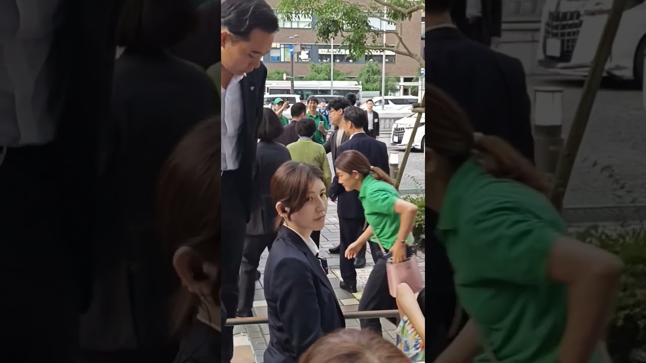 小池百合子都知事よりも美人SPの方が気になってしまう🚨👮‍♀️、都議会議員選挙応援📣演説