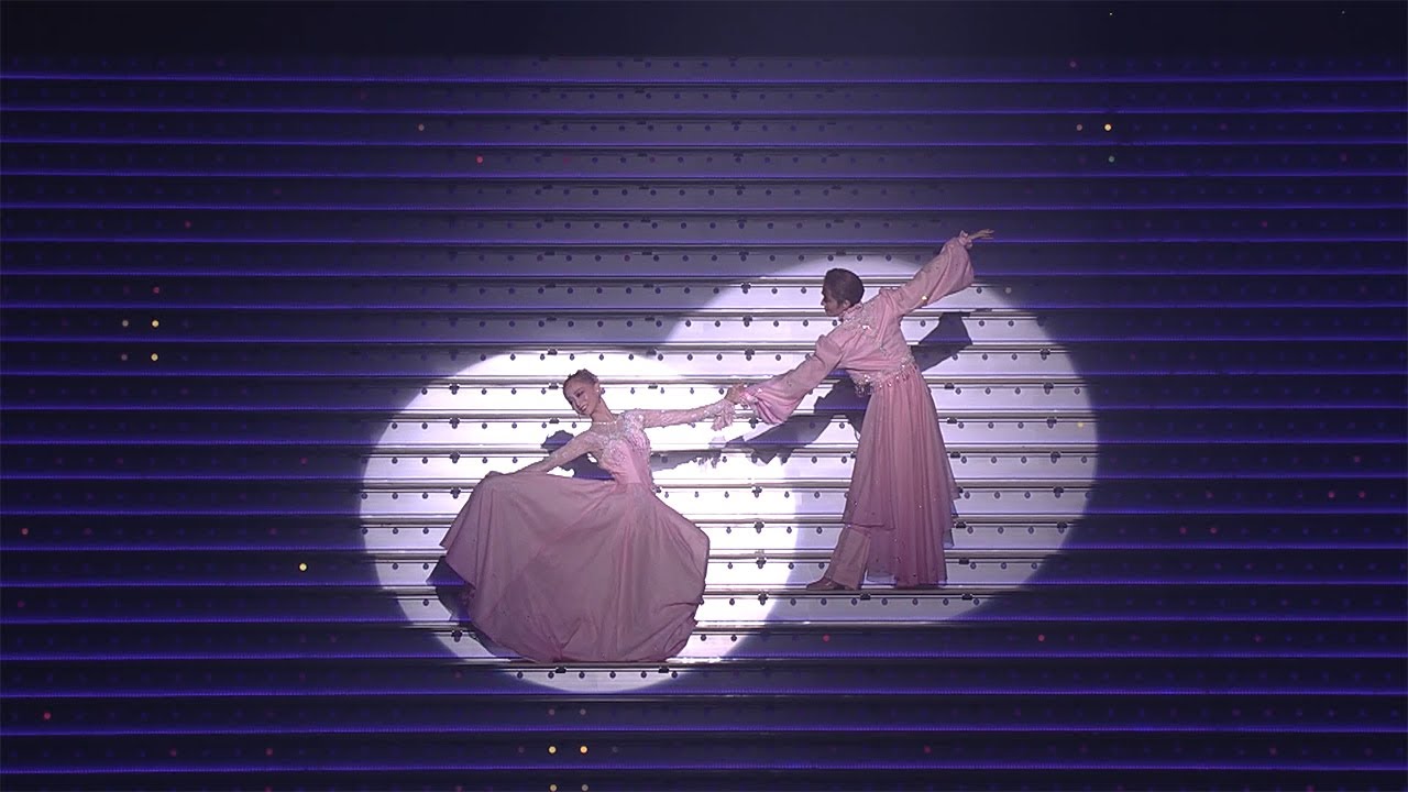 花組公演『悪魔城ドラキュラ』『愛, Love Revue！』初日舞台映像（ロング）