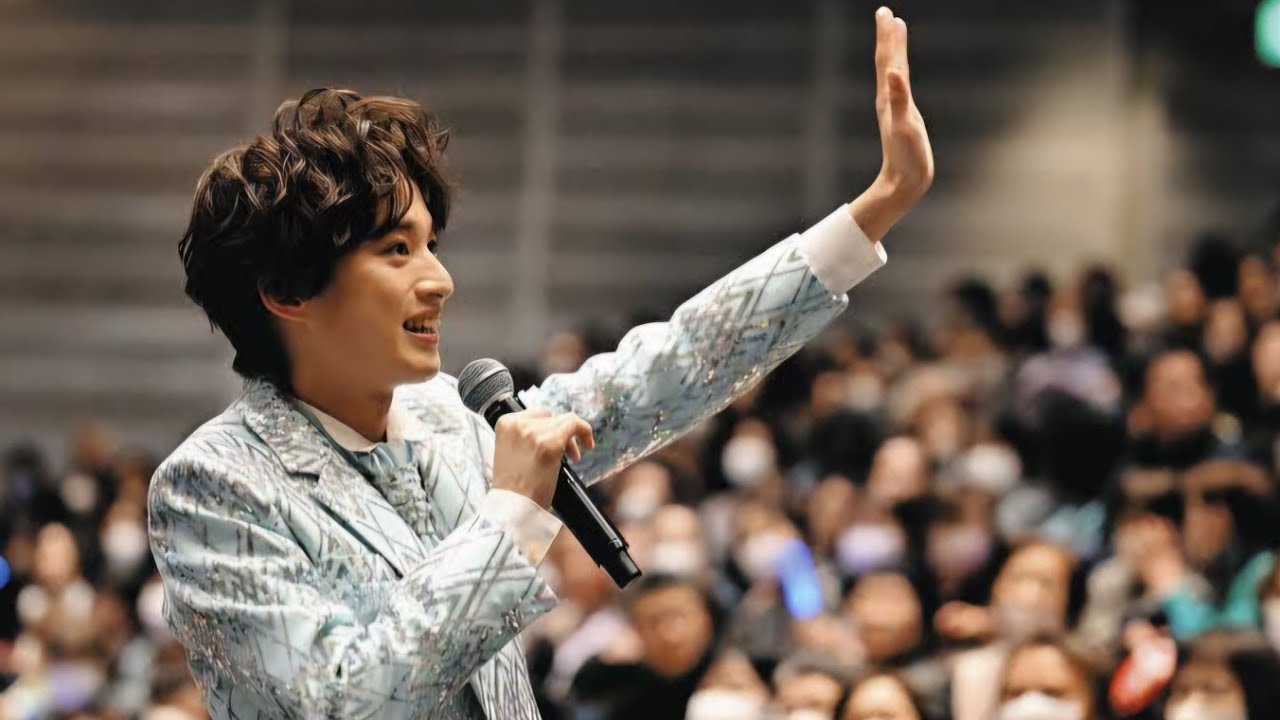 青山新、1000人のファンを前に新曲と昭和の名曲で彩った心に響く一夜