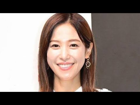 ＜鷲見玲奈＞「実家のおひなさまを何年ぶりかに出してもらいました」　娘とのツーショット披露　「立派なひな飾り」「とてもすてき」の声