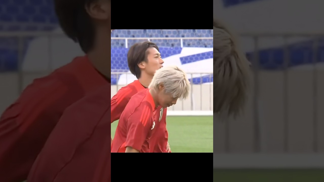 伊東純也の隣に中村敬斗