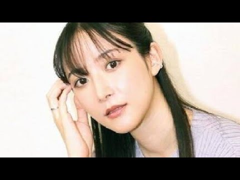 美しすぎるラジオDJ・山崎あみの極上グラビア集｜水着姿で魅了する最高の瞬間たち