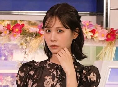 【#戸北美月】キメ顔をしたら、スポットライトにやられてしまったみーちゃん😣【#ウェザーニュース LiVE 切り抜き】