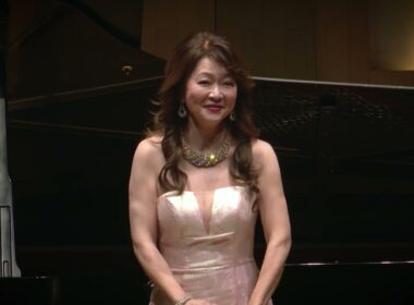 1．あたしコウモリになって　金井　信作曲・江國香織作詞　歌曲集「恋するコウモリ」より