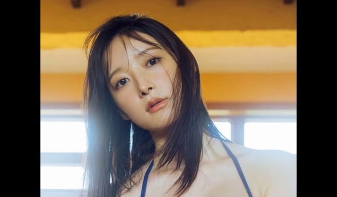 170センチ、音大卒のすごすぎボディ！初めての海で抜群プロポーション全開　山崎あみ「FLASH」で表紙