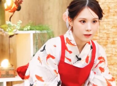 クイズを出しながら楽しそうに料理をする戸北美月さんがかわいい