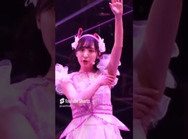 腋を隠す佐倉綾音さん