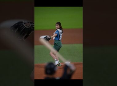 2025-09-22 中川絵美里さん始球式（NEXCO東日本イメージキャラクター）@エスコンフィールド北海道　日本ハムファイターズvs.千葉ロッテマリーンズ