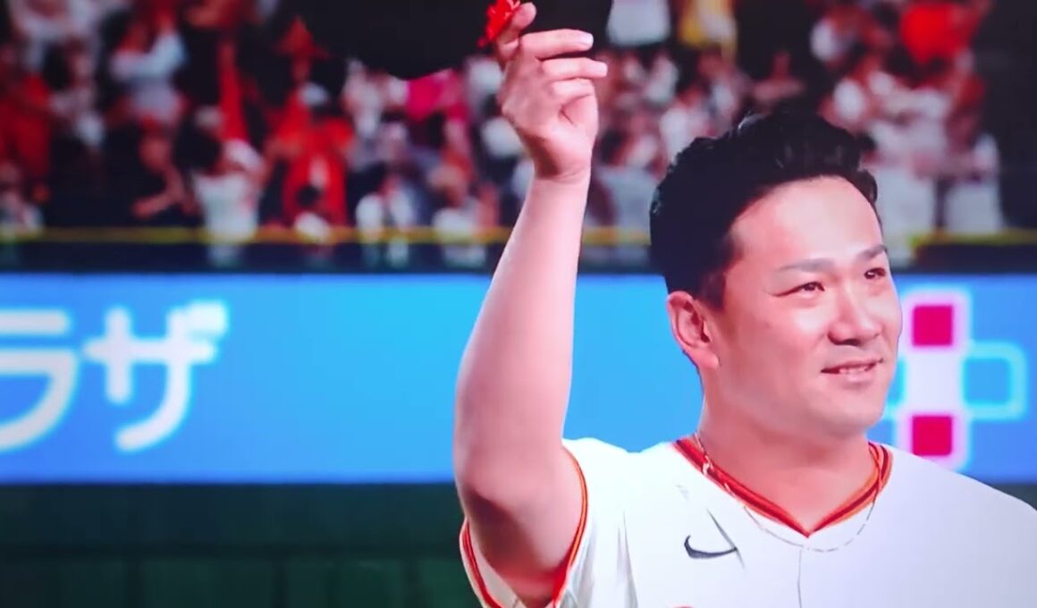田中将大200勝達成!笠原審判員お疲れ花束