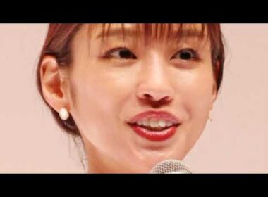 岡副麻希、夫・蒲生尚弥と１歳長女連れ富士ミルクランドへ　卒乳後も「娘が牛乳を愛してる」