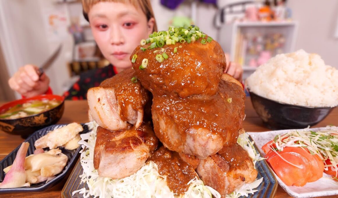 【大食い】至福。岩みたいにでっかくて分厚いのにめっちゃ柔らかいポークステーキ作りたい。めざせ自家製マロリーポーク。【モッパン】【MUKBANG】