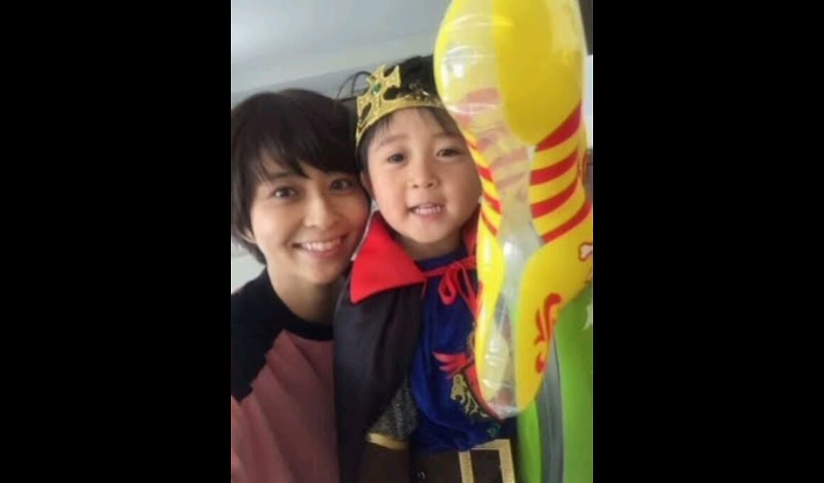 ３４歳で亡くなった小林麻央さんに「そっくり」「面影ありますね」きょうだい２ショットが「美男美女」市川團十郎が公開
