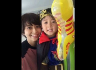３４歳で亡くなった小林麻央さんに「そっくり」「面影ありますね」きょうだい２ショットが「美男美女」市川團十郎が公開