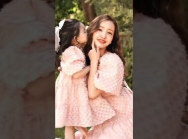板野友美と3歳娘、まるで鏡のようなそっくり笑顔にファン感動#板野友美 #母娘ショット #そっくり親子 #幸せの笑顔 #ともちんファミリー