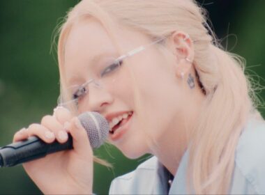 ちゃんみな - I hate this love song (Acoustic Session) [Official Performance Video]