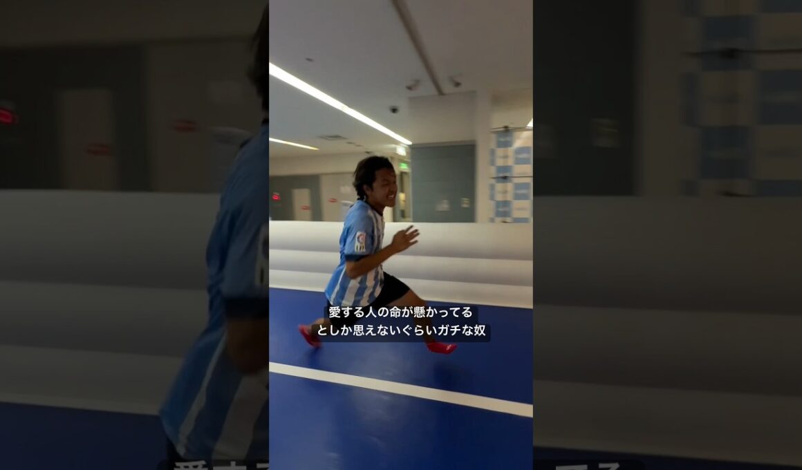 室内アスレチックでガチすぎる男。