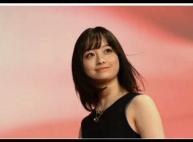 第2子妊娠中の新井恵理那、髪色大胆チェンジで雰囲気ガラリ「新鮮」「レアすぎる」ふっくらお腹も披露