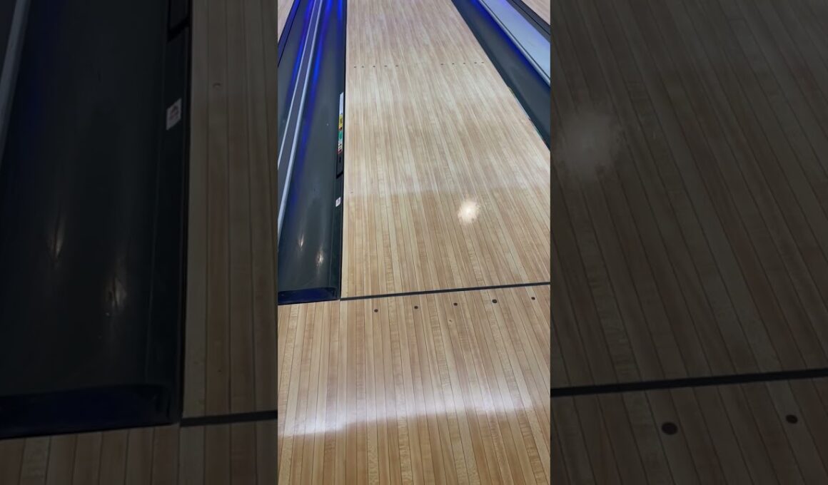#short　イメージトレーニング。手首折り親指を少し外しフィンガー２本ストレートぎみのリリースです。立ち位置を左端にファールラインドット左から２個目に落とし２０枚を通します。(^^♪