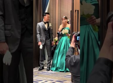 施設にいる大好きなお爺ちゃん。結婚式来れないと思ってたけど、親御様からのサプライズで結婚式に来てくれることに。結婚式っていいですよね🥰 #バズる動画 #結婚式 #shorts