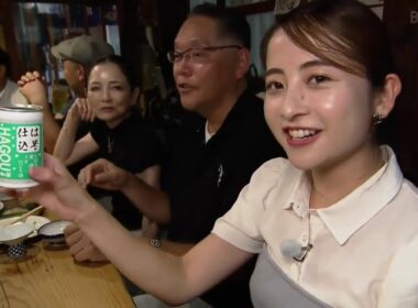 おんな酒場放浪記▼町田「初孫」コの字の桃源郷に誘われ日比さん酔いしれる