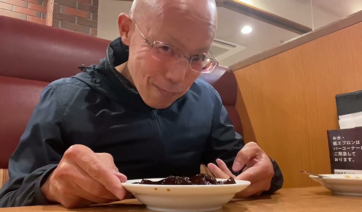 【柴犬飼い主55歳】飼い主また食べる！