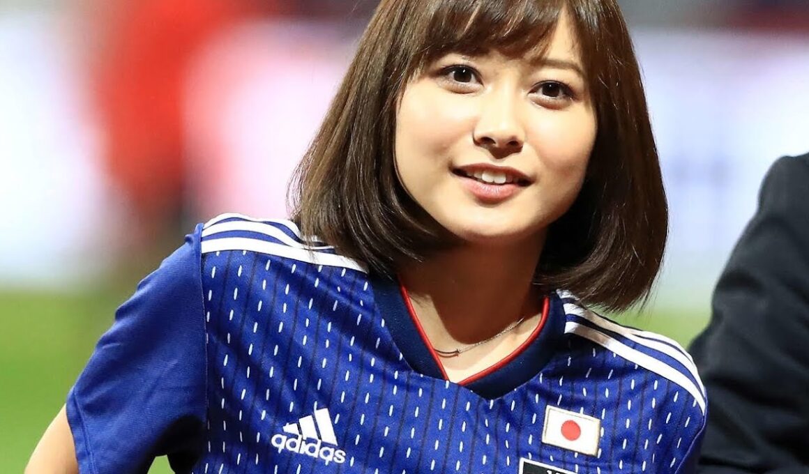 テレ朝久冨慶子アナ、ほんわか家族3S披露 元サッカー日本代表夫が社長就任「尊敬しています」