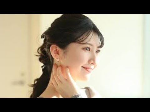 Japan Hub ✨【宇賀なつみ、タイトスカートで美スタイル炸裂😍💖たっぷりフリル×上品フェミニン姿にファン悶絶🔥】