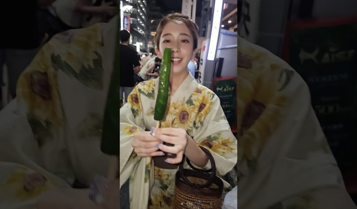 高円寺阿波踊り祭りに行ってきました〜！冷やしキュウリうまっ♡ #Shorts #白崎えりか #えりかチャンネル